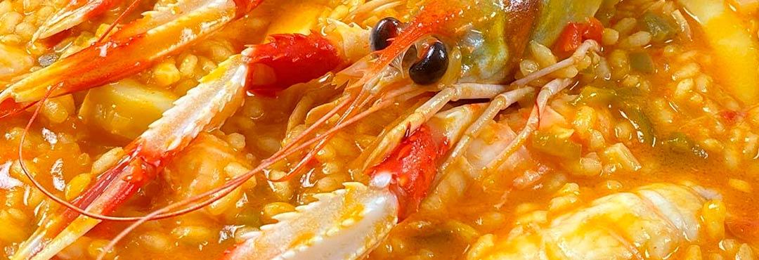 Comida típica de España arroz caldoso de galeras
