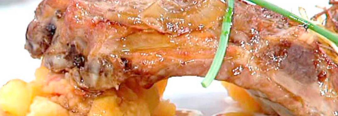 Comida típica de España costelles de porc a la cervesa