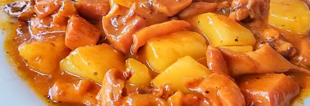 Comida típica de España papas con choco