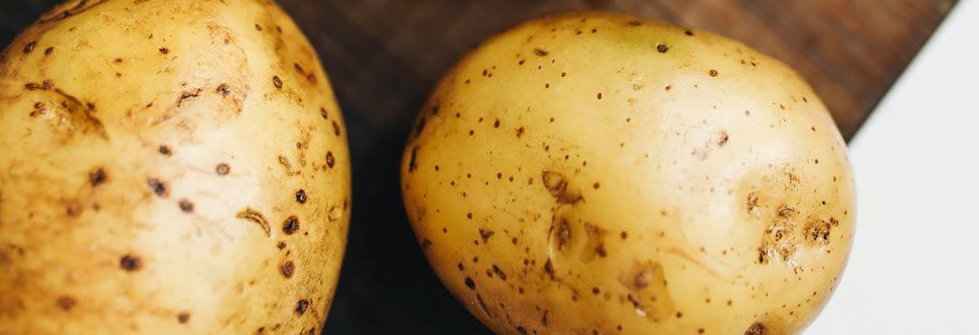 Comida típica de España patatas a lo pobre
