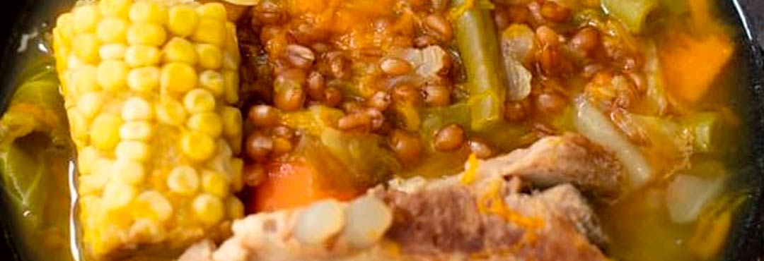 Comida típica de España potaje de trigo palmero