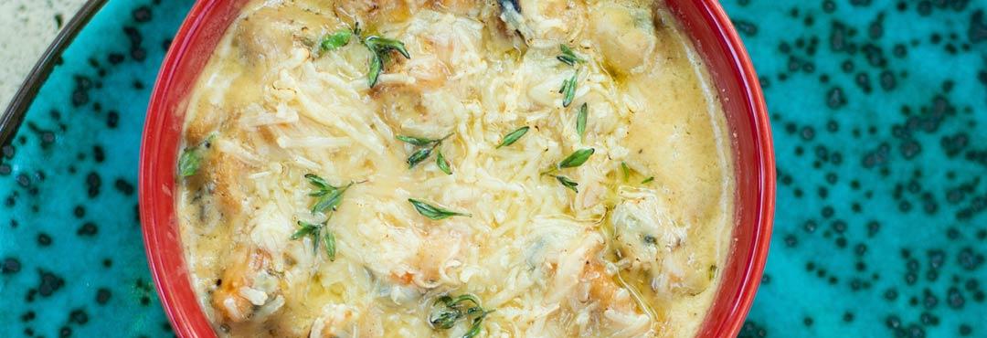 Comida típica de España sopa de bullabesa almeriense