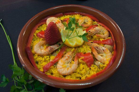Comida típica de España arros a la cassola lo tiene todo todo y todo 2