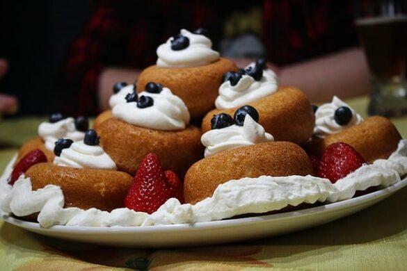 Comida típica de España cristinas de sant blai un dulce entre galleta clasica y panecillo tradicional 1