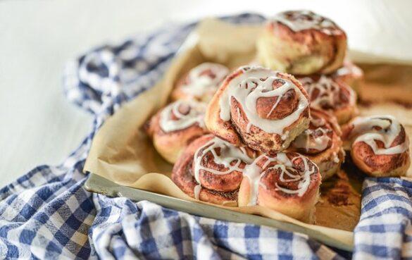 Comida típica de España cristinas de sant blai un dulce entre galleta clasica y panecillo tradicional 3
