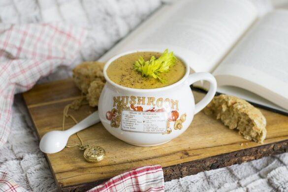Comida típica de España escudella de pages sopa campestre con mucho fundamento 2
