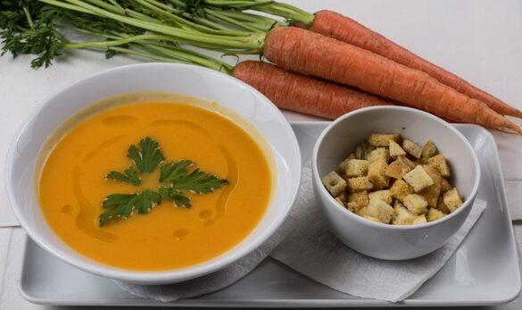 Comida típica de España escudella de pages sopa campestre con mucho fundamento 3