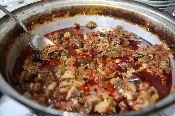 Comida típica de España olla de san anton tiene de todo y todo es contundente 2