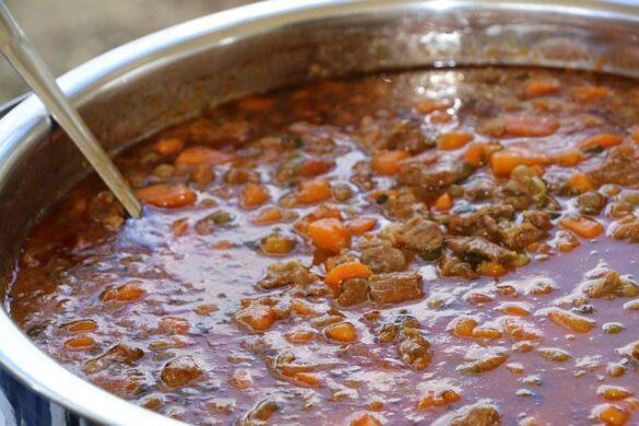 Comida típica de España olla de san anton tiene de todo y todo es contundente 3