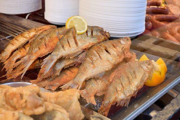Comida típica de España pescaito frito ya lo tomaban fenicios romanos y sefarditas 1