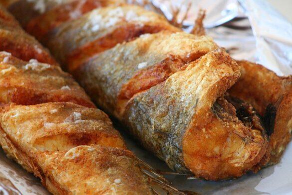 Comida típica de España pescaito frito ya lo tomaban fenicios romanos y sefarditas 3