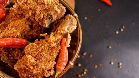 Comida típica de España pollo a la canilla frito picante y sabroson 2