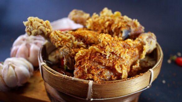 Comida típica de España pollo a la canilla frito picante y sabroson 5