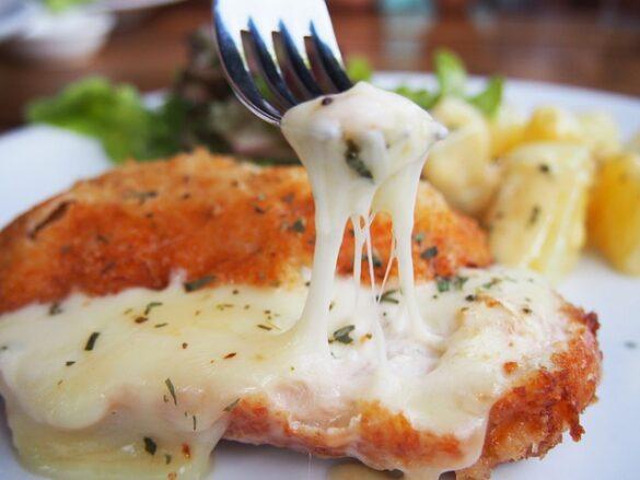 Comida típica de España solomillo al queso de tresviso un plato gourmet muy popular en cantabria 1