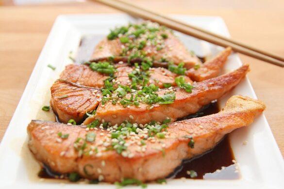 Comida típica de España urta a la rotena un pez parecido a la dorada 1